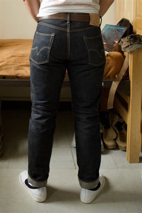 25oz Selvedge Denim Medium/High Rise Tapered Cut Jeans